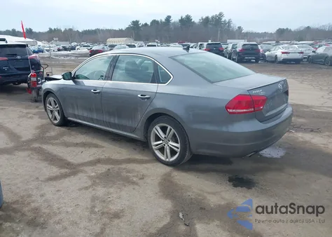 2014 Volkswagen Passat 3.6L V6 Se z USA, uszkodzony, nr VIN 1VWBM7A31EC106491